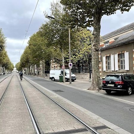 Agreable Maison De Ville Dans La Plus Belle Avenue Orléans Exterior photo